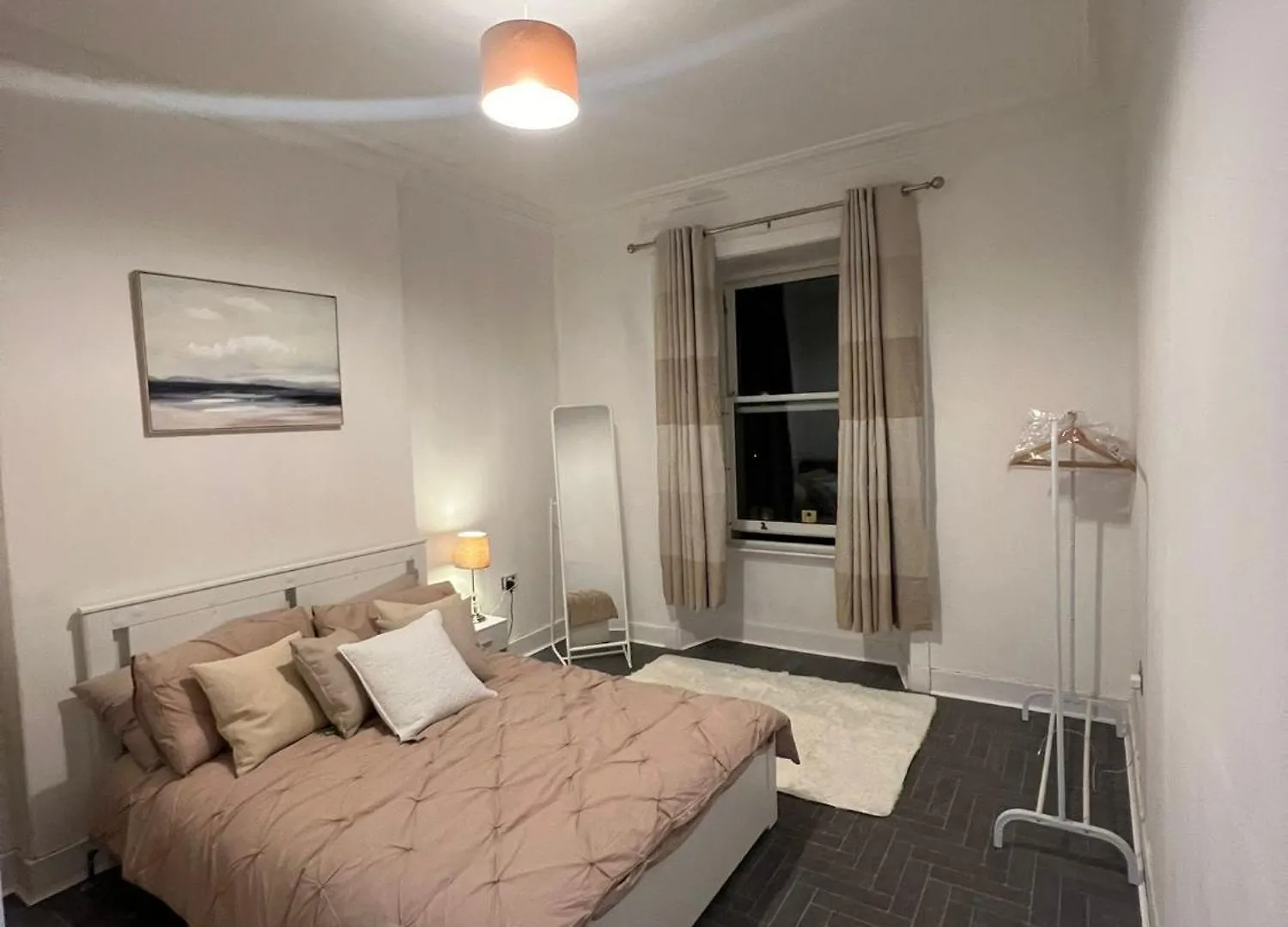 2 Bed Flat In Edinburgh City 0*,